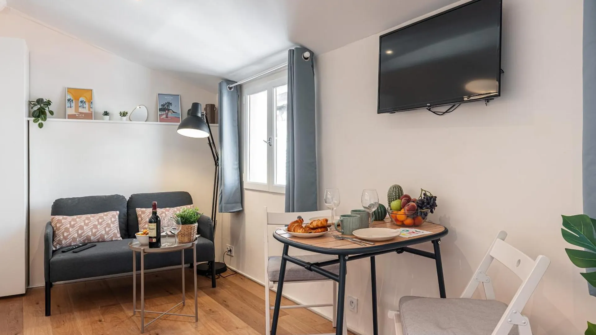 Feel Home - Collet Nicea