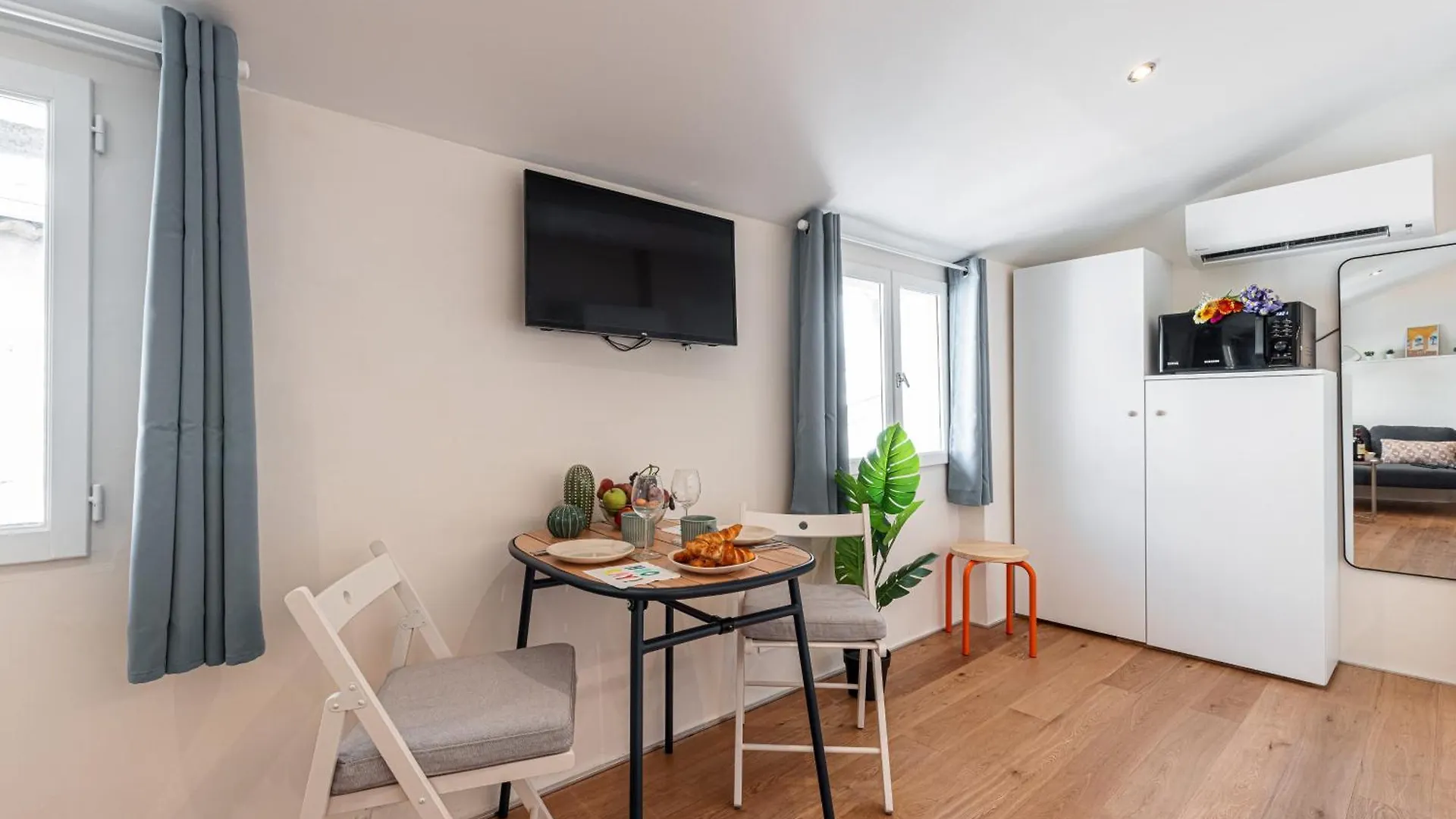 ניס Feel Home - Collet