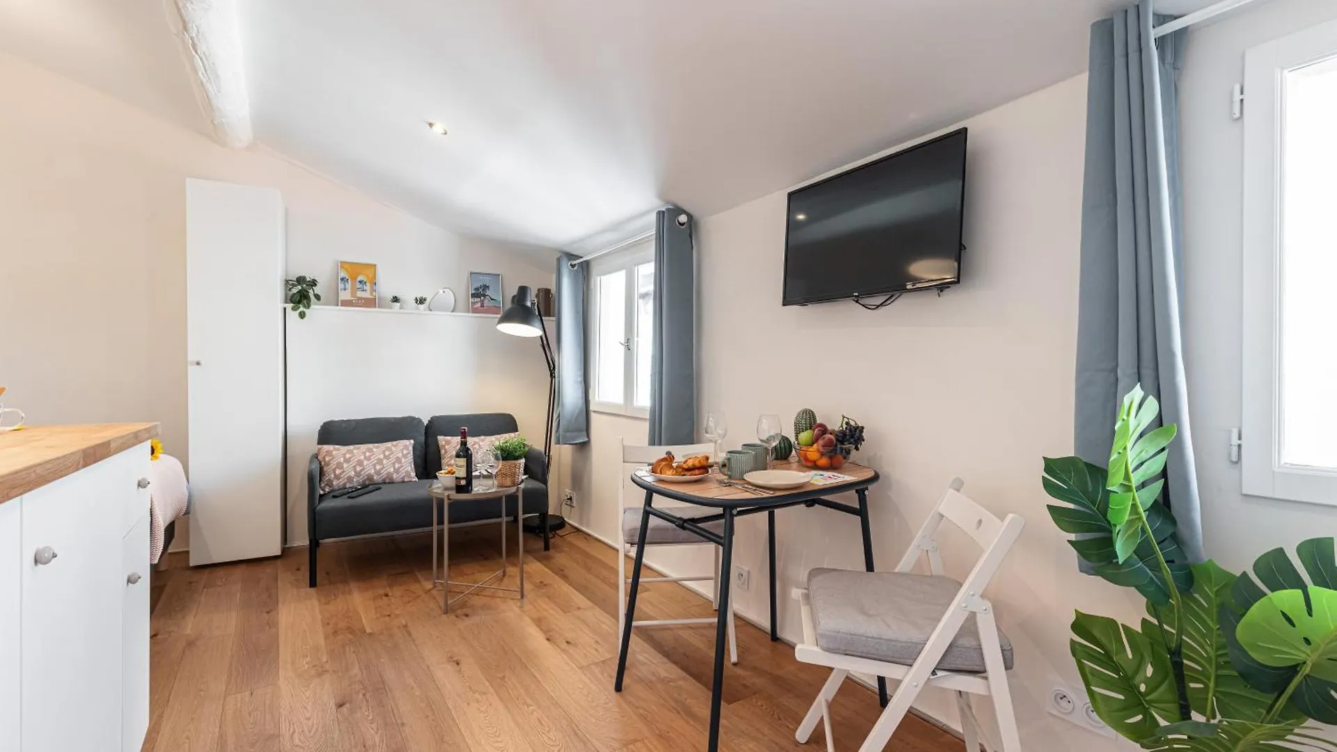 Feel Home - Collet Nicea